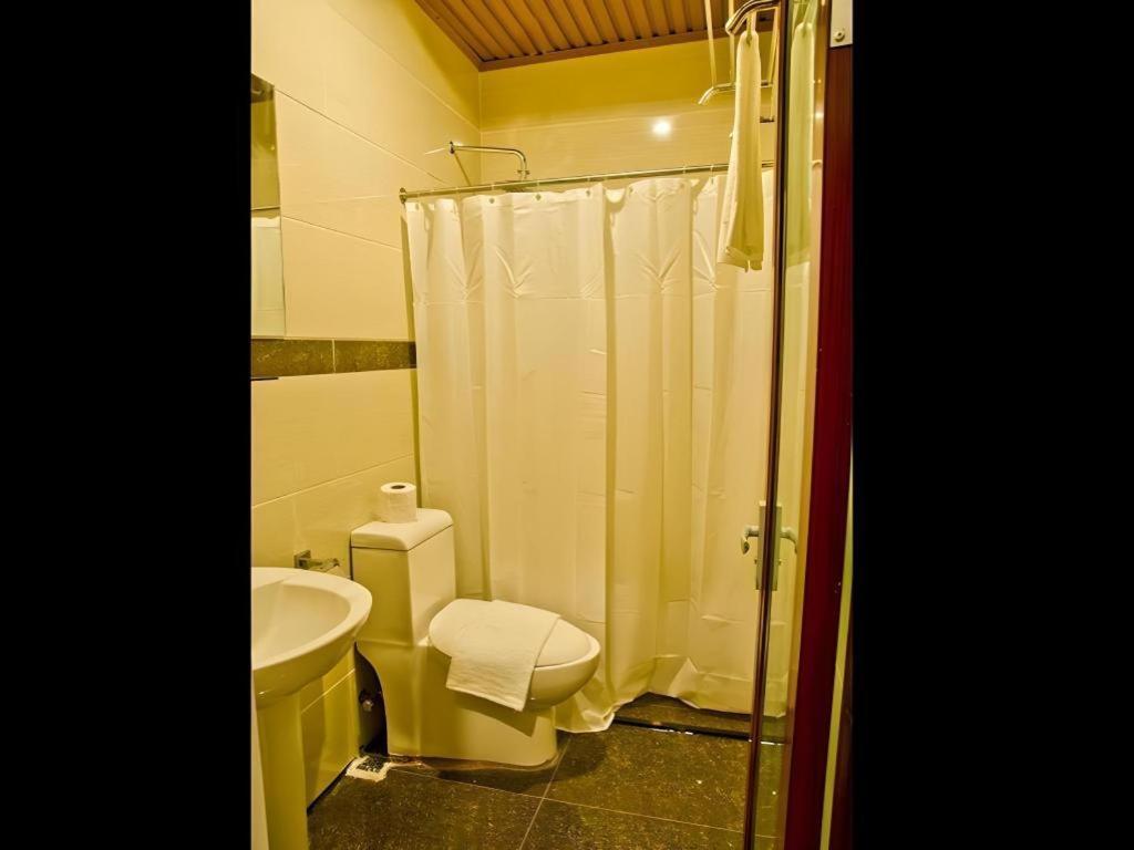 The Premiere Business Hotel Калибо Экстерьер фото